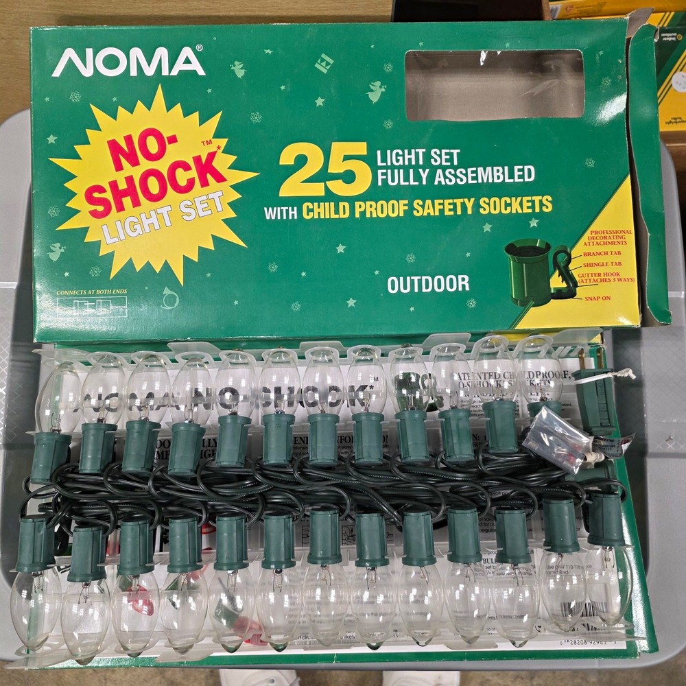 NOMA No-Shock holiday Outdoor Clear String of 25 Light Set Green Cord new
